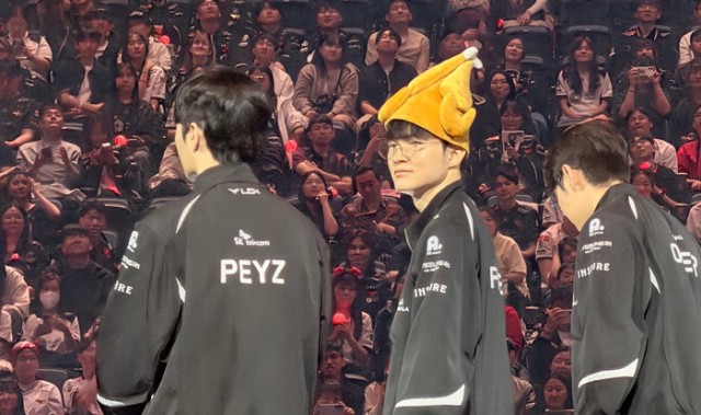 北京单场官网-T1主场首秀全员翻滚引热议|李哥|Faker|PEYZ|T1_Faker|比赛_新浪体育_新浪新闻